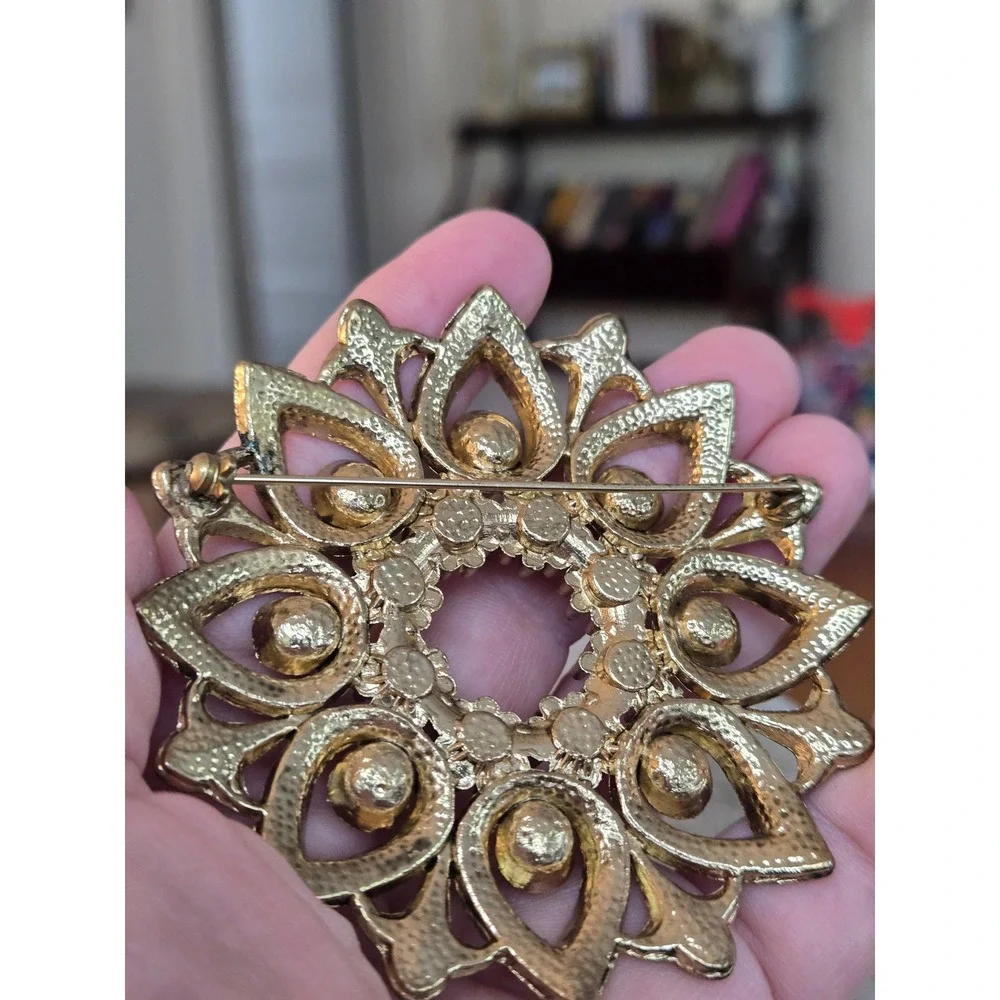 AB Crystal Red Rhinestone Circle Brooch Goldtone